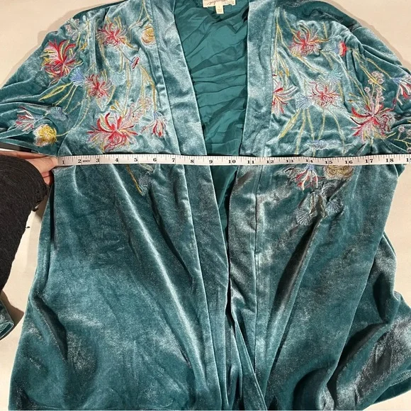 Mystree Teal Velvet Kimono with Embroidery Large - Picture 10 of 11